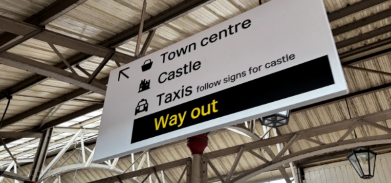 ウィンザー駅の出口表示