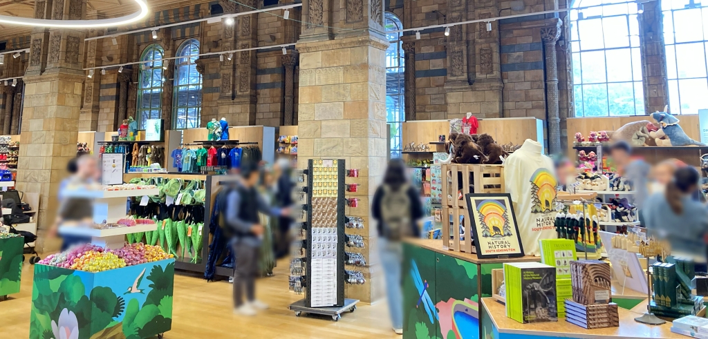 ロンドン自然史博物館のお土産ショップ
