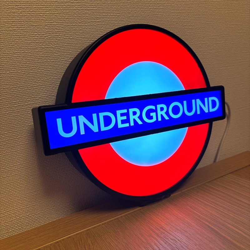 ロンドン地下鉄の照明