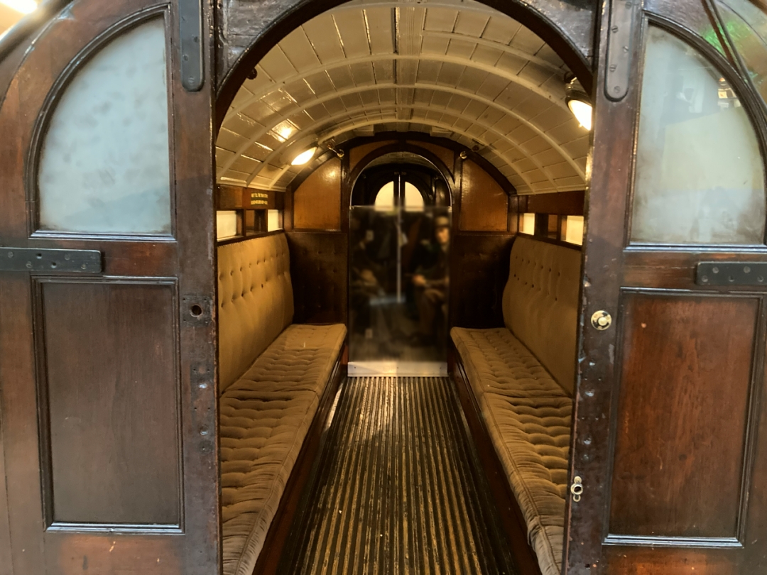 ロンドン交通博物館の列車展示