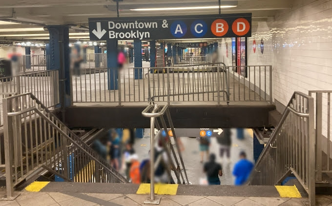 ニューヨーク地下鉄の路線案内表示