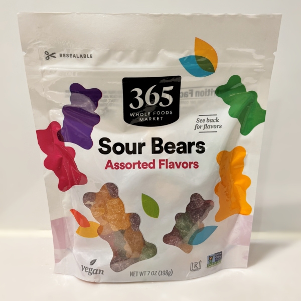 ホールフーズのプライベートブランド365シリーズの「サワー・ベアーズ」グミ