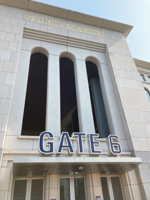 GATE6はスタジアムの南東角、ハードロックカフェのそば