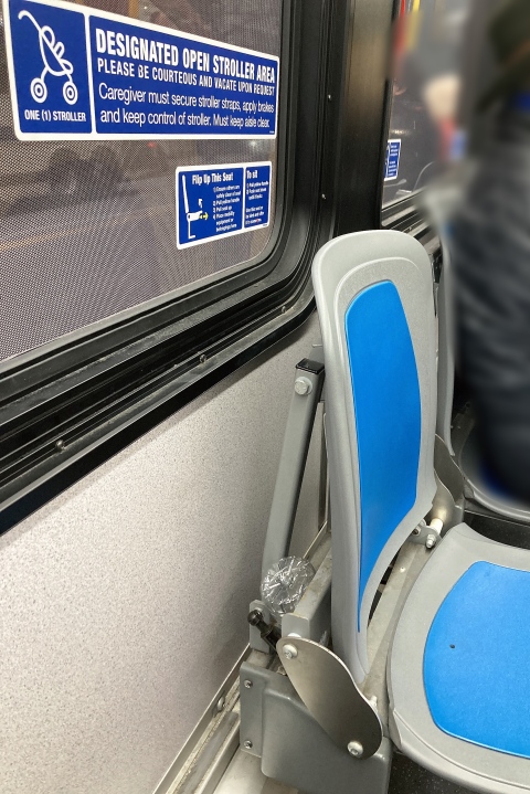 ニューヨークのバスにベビーカーを畳まずに乗せる方法