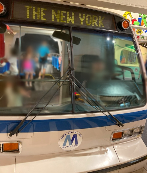 NYバスの大型模型