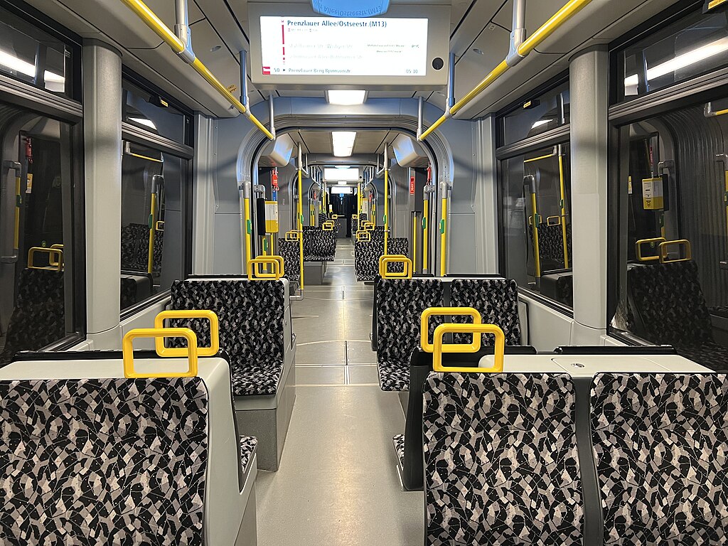 ベルリンのトラムの車内