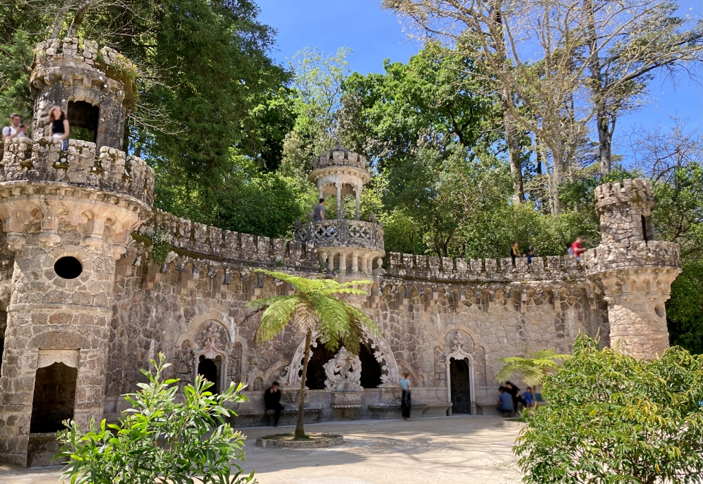 守護者の門(レガレイラ宮殿)