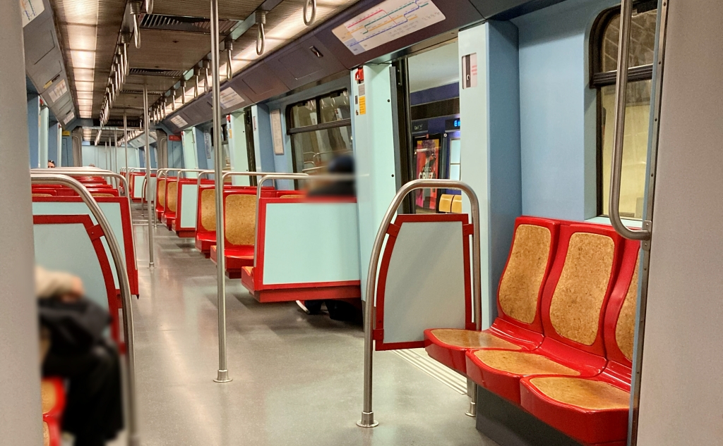 リスボン地下鉄車内の様子