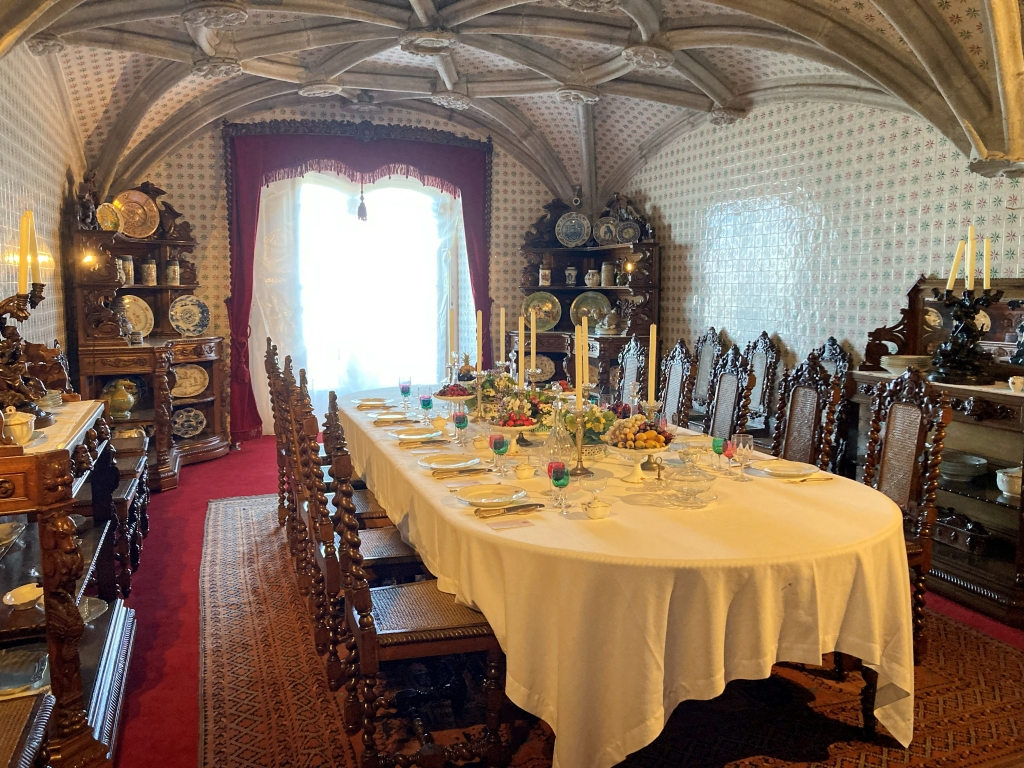 ペーナ宮殿のダイニングルーム