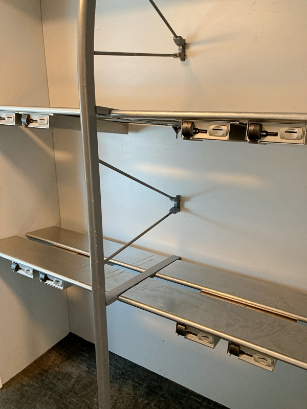 アルファ・ペンデュラールの荷物置き場