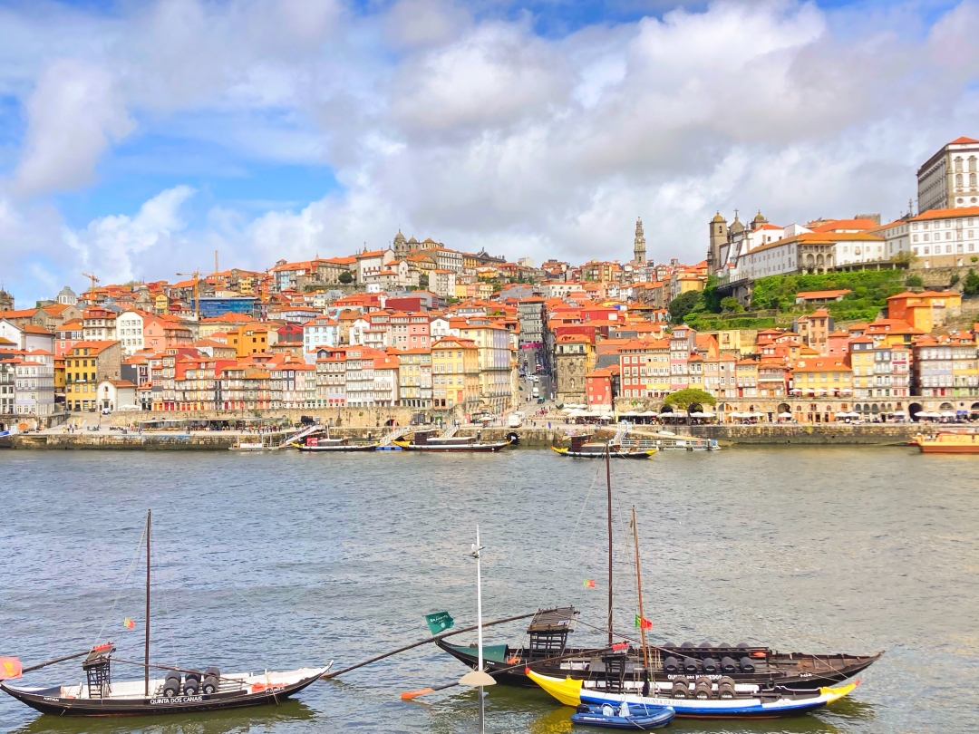ホテルの部屋から見えたポルト歴史地区の絶景